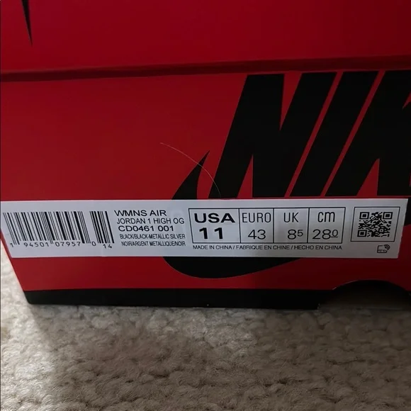 Nike Air Jordan 1 High OG in Red and Black womens - Picture 2 of 8